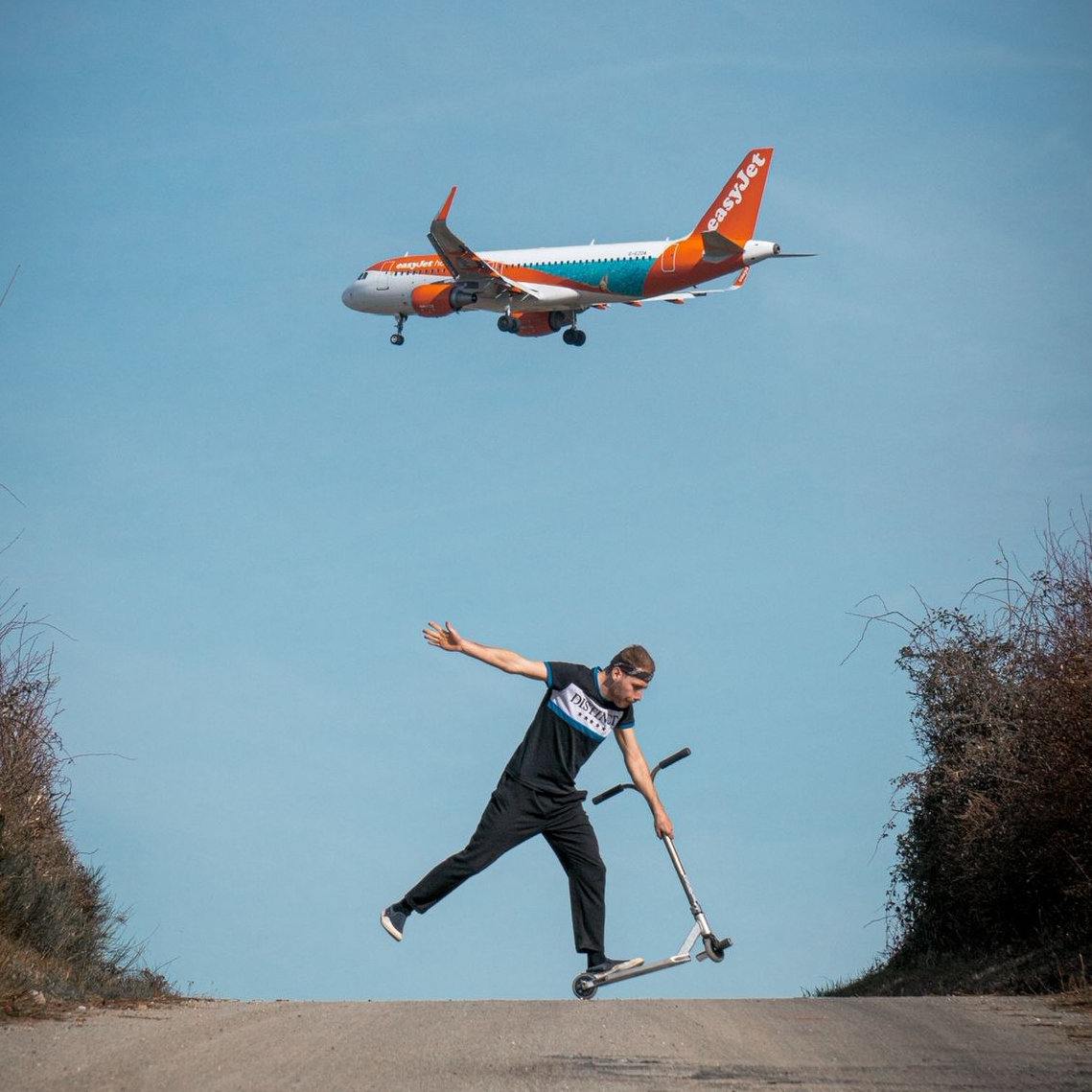 Arnaud Warneup Marchenoir Trottinette Freestyle flatland avion