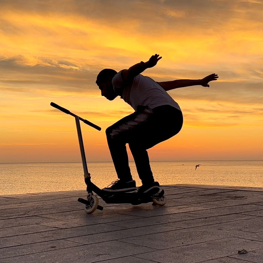 Arnaud Warneup Marchenoir Trottinette Freestyle flatland